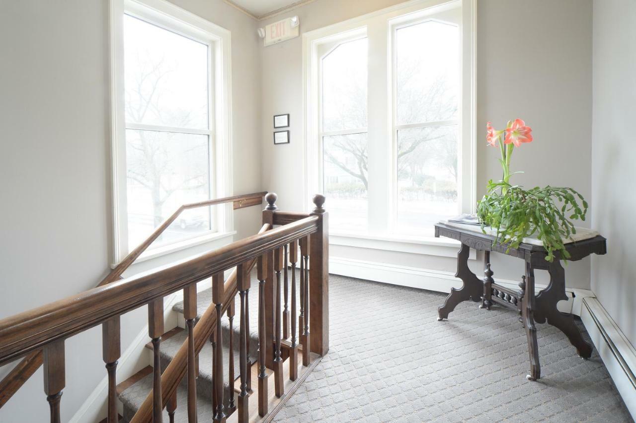 The Springwater Bed And Breakfast Саратога-Спрингс Экстерьер фото