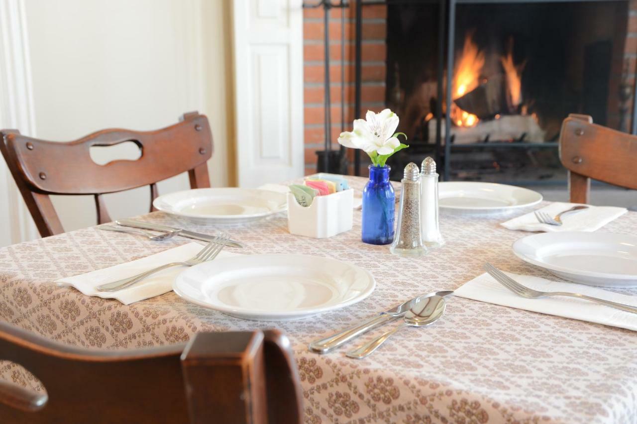 The Springwater Bed And Breakfast Саратога-Спрингс Экстерьер фото