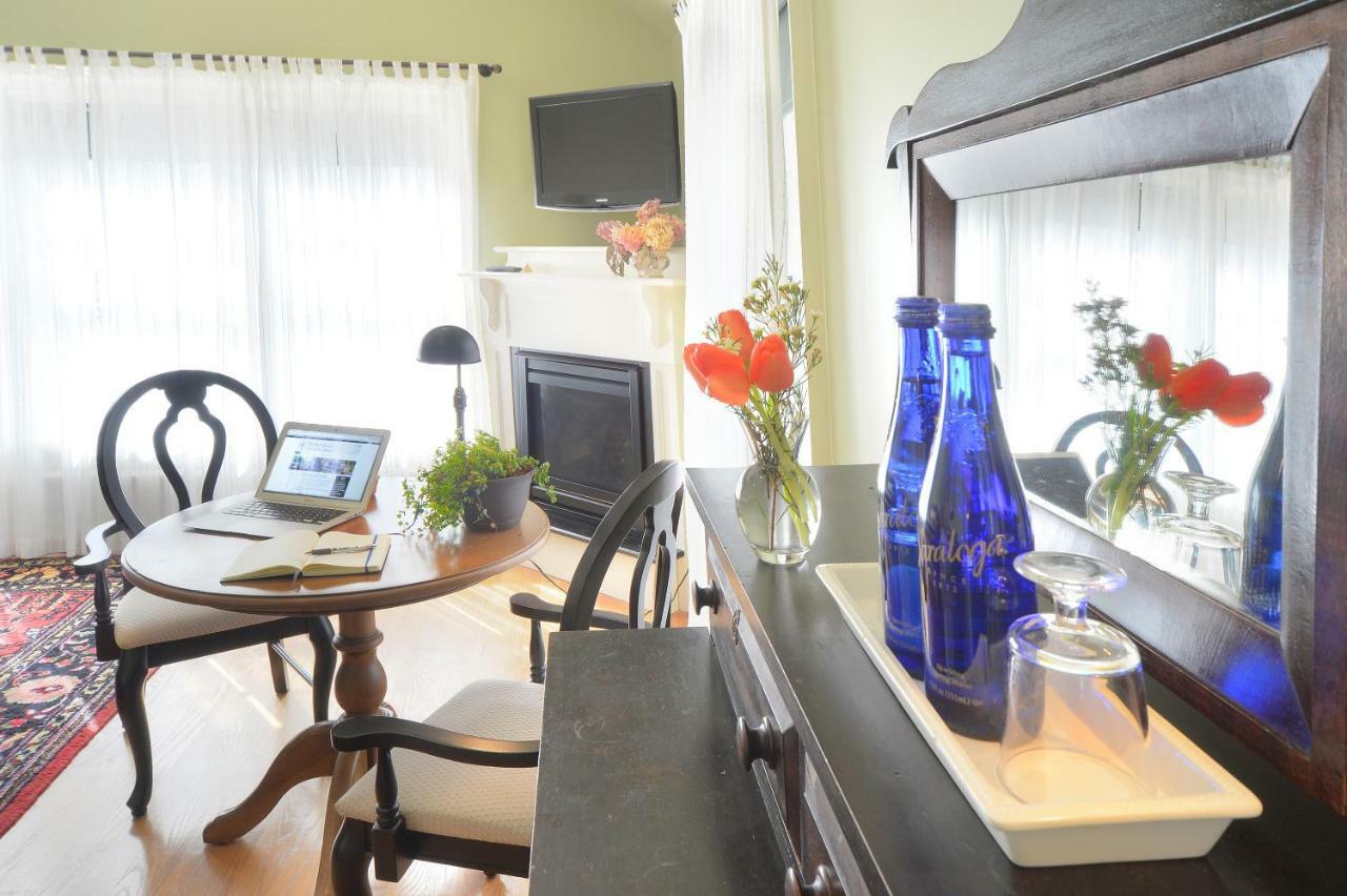The Springwater Bed And Breakfast Саратога-Спрингс Экстерьер фото