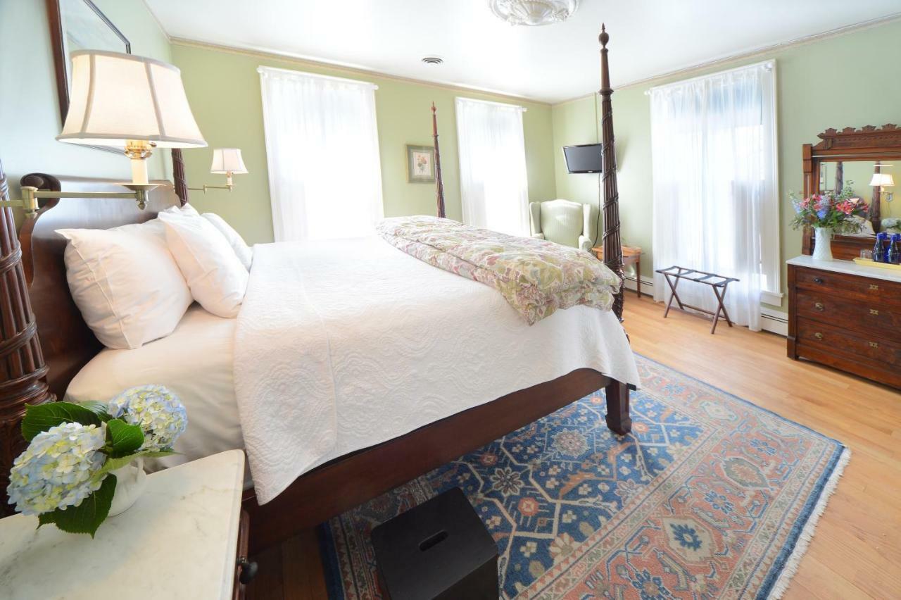 The Springwater Bed And Breakfast Саратога-Спрингс Экстерьер фото