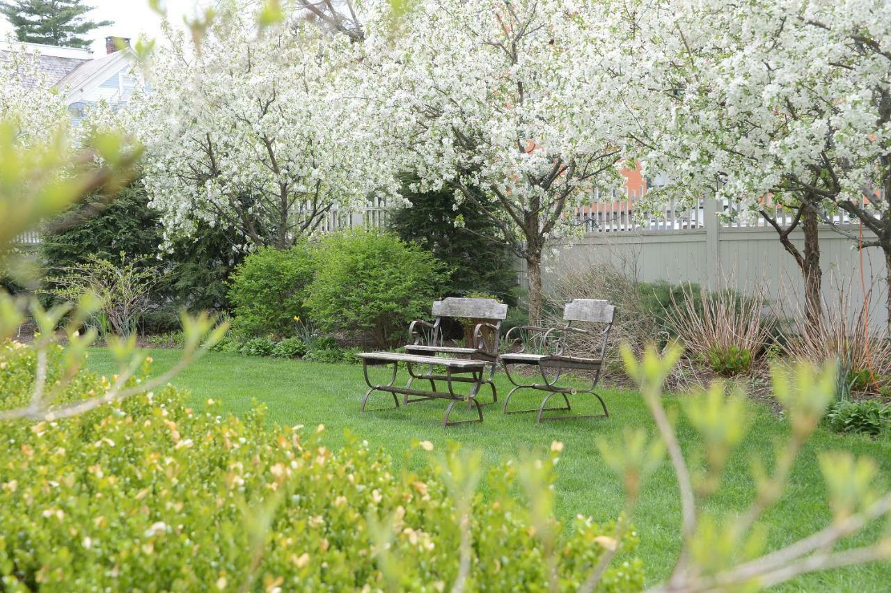 The Springwater Bed And Breakfast Саратога-Спрингс Экстерьер фото