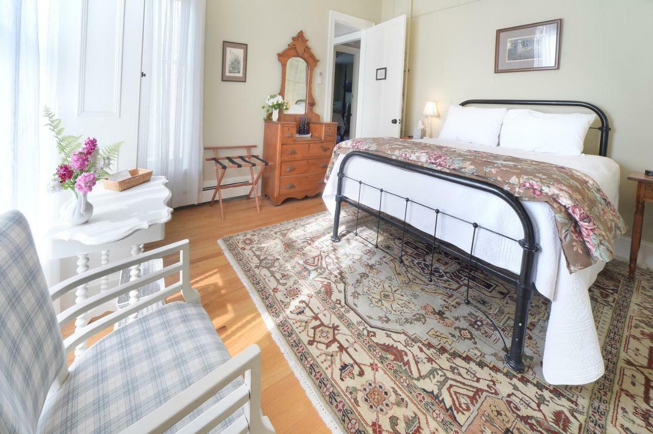 The Springwater Bed And Breakfast Саратога-Спрингс Экстерьер фото